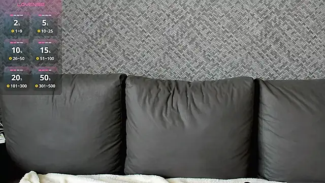 XValkyrieX live sex cam