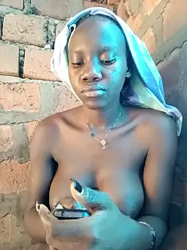 Black_juicy24 webcam