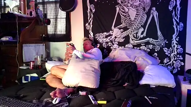 whitehole4bbc252 webcam