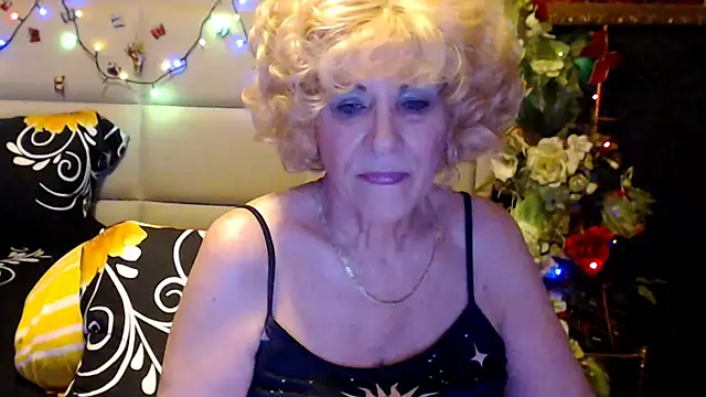 HappyWomanOn - Live Cam