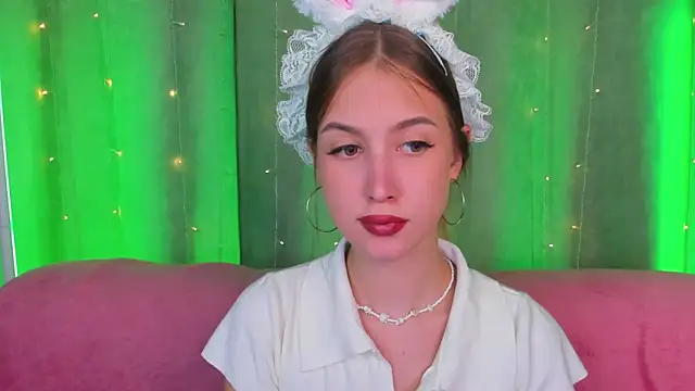 VitalinaBlue Stripchat cam model