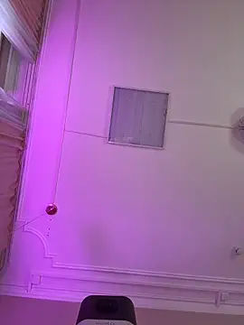 HugeBoobsAlice webcam