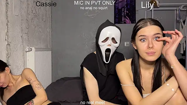 girls_secrets (G young) - flash tits