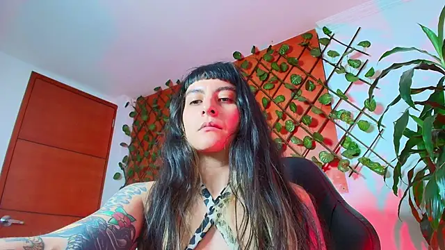 Naughty_Kittenm Stripchat cam model