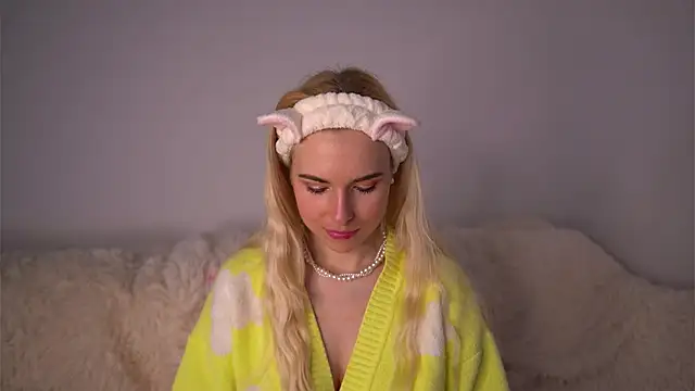 lorrie_love_story webcam