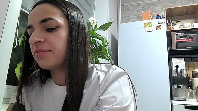 ElwineBooton live webcam