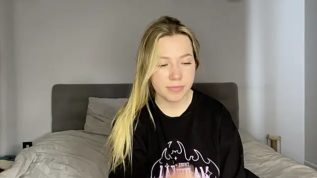 alyrasun - Alyrasun's free webcam - UK Sex Cams