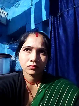 Webcam Model (Jooli_xx)  is live.Free join now!