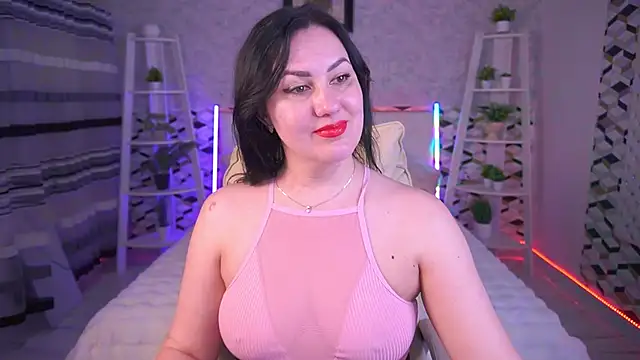 VelvetLuck Stripchat cam model