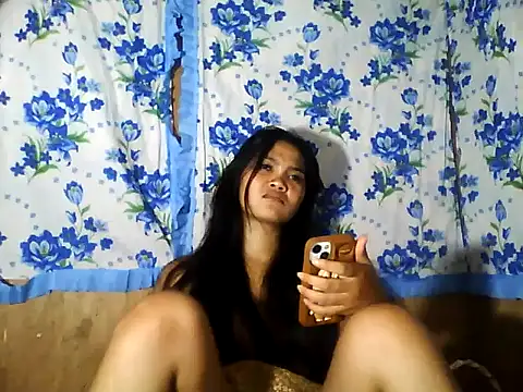 PinaySkinnyJust18 webcam