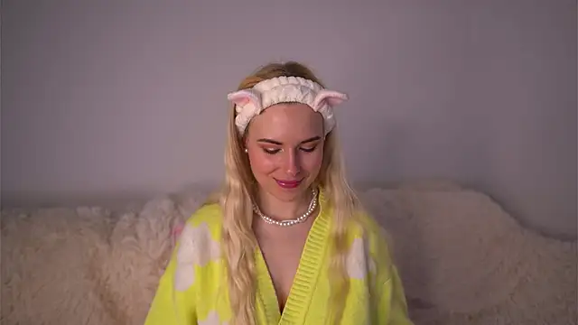 lorrie_love_story webcam