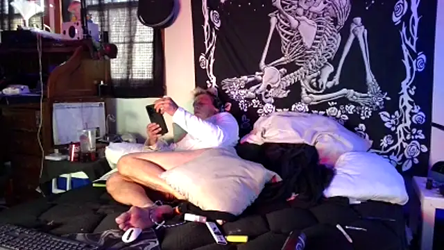 whitehole4bbc252 webcam