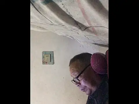 yaocaobi8 - Yaocaobi8's free webcam - UK Sex Cams