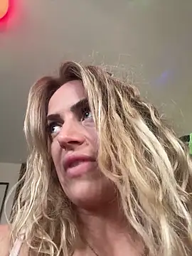 BlondSeduction webcam