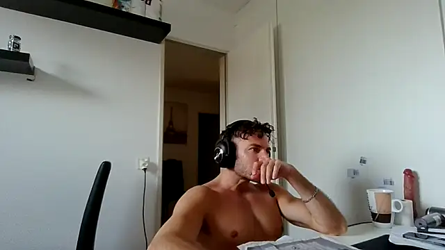 alpha-hunk - Alpha-hunk's free webcam - UK Sex Cams