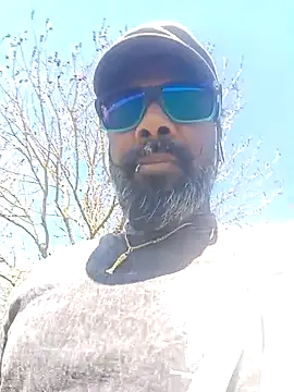 frenchblackc31 webcam