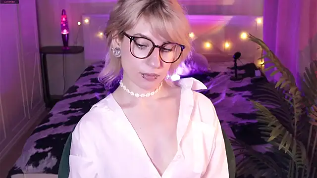 _moonlight_t - _Moonlight_t's free webcam - UK Sex Cams