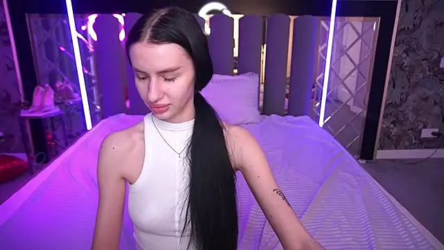 snow_whiteeex - Snow_WhiteeeX's free webcam - UK Sex Cams