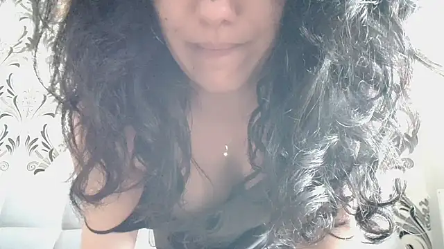 CharmingLadyMira webcam