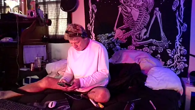 whitehole4bbc252 webcam