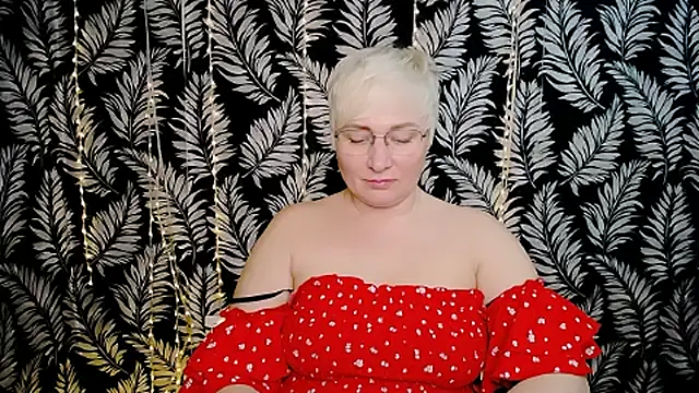 Olivia_playful webcam