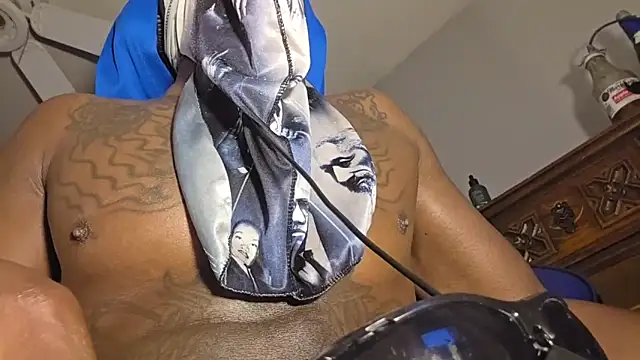 dominatingblacklove - Dominatingblacklove's free webcam - UK Sex Cams