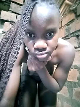 Black_juicy24 webcam