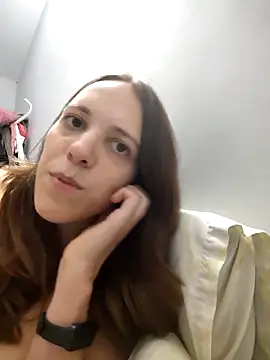 Webcam Model (lauflor)  is live.Free join now!