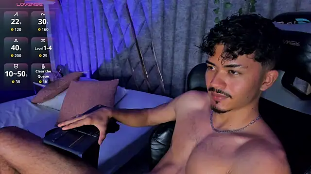 nicolaikarav - NicolaiKarav's free webcam - UK Sex Cams