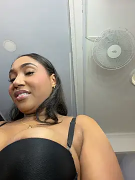 Webcam Model (NaiomyLanes)  is live.Free join now!