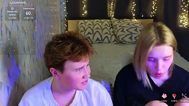 Girls_Fingers webcam