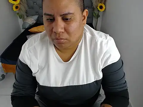 hotlesby_valery webcam