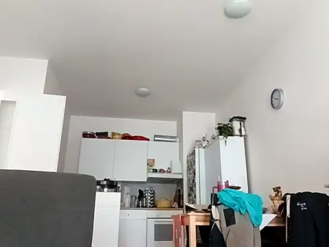 Jahudka47 live sex cam