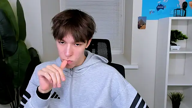 MarkBranston's live cam