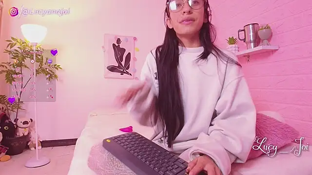 Lucyanajoi webcam