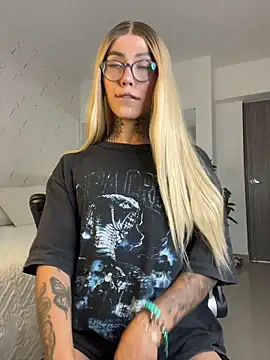 miss_tatiana_ - Miss_tatiana_'s free webcam - UK Sex Cams