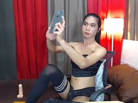 CelestinaTheBigCock webcam