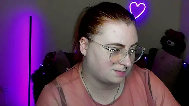 alicia_love00 - Alicia_love00's free webcam - UK Sex Cams