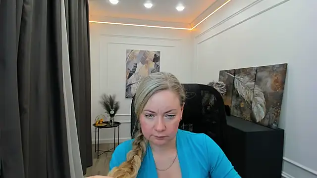 CharlotteKerti webcam