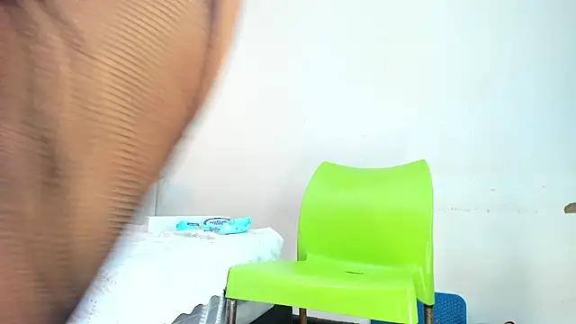 Belle_Brunette webcam