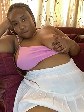 Webcam Model (MeekyCurvyAss)  is live.Free join now!