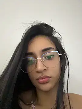 Webcam Model (leilani_X) is live