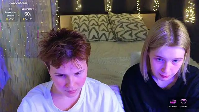 Girls_Fingers webcam