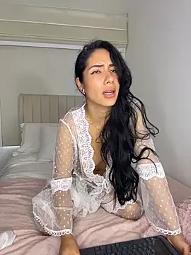 Webcam Model (ArianaReynoldss)  is live.Free join now!