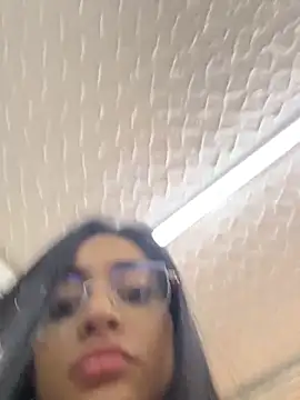 Webcam Model (leilani_X)  is live.Free join now!