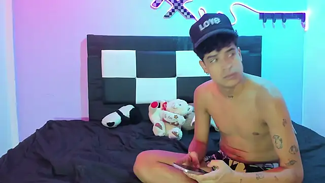 Lucky_boys__X live sex cam