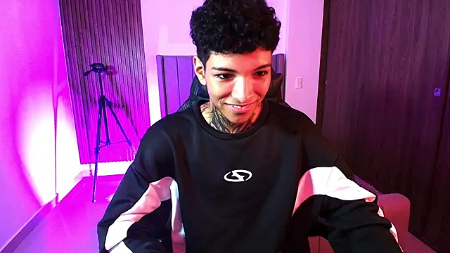 im_usuga - Im_Usuga's free webcam - UK Sex Cams