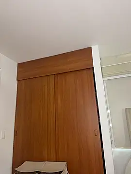 arianareynoldss - ArianaReynoldss's free webcam - UK Sex Cams