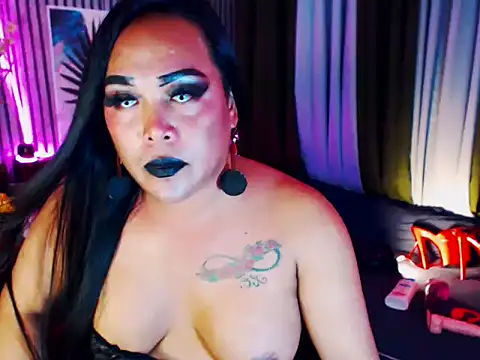 CumFactoryLuna webcam