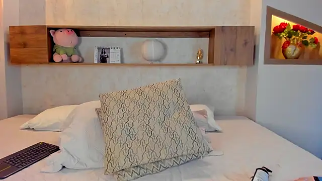 emilly_beaumont - Emilly_Beaumont's free webcam - UK Sex Cams